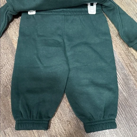 Puma Dark Green Baby Tracksuit with Beige Accents - Picture 4 of 7